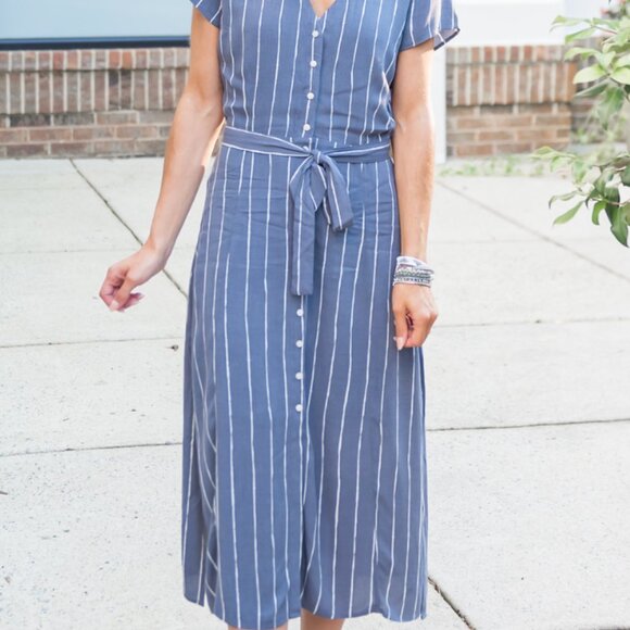 Abercrombie Collared Button-Up Tie-Waist Midi Dress with Split Hem - Picture 2 of 5